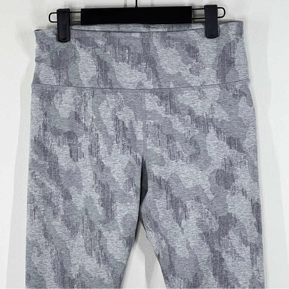 ATHLETA Women’s Size M Cropped Athletic Sport Leggings Gray